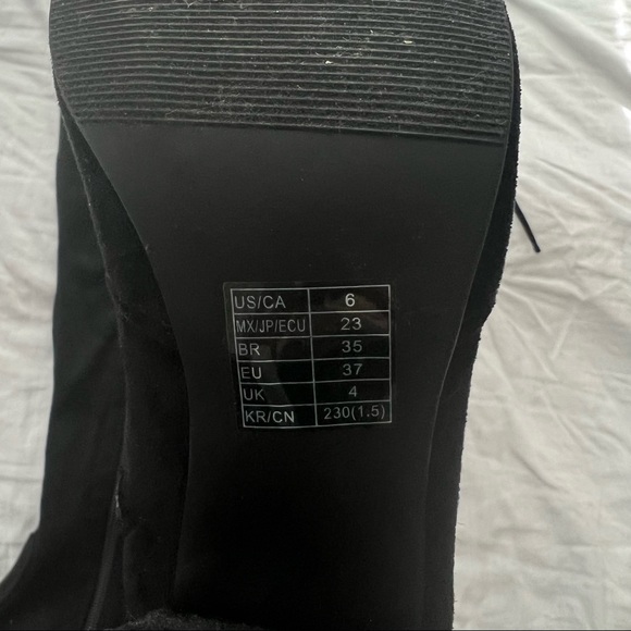 Over the knee boots - Picture 4 of 5